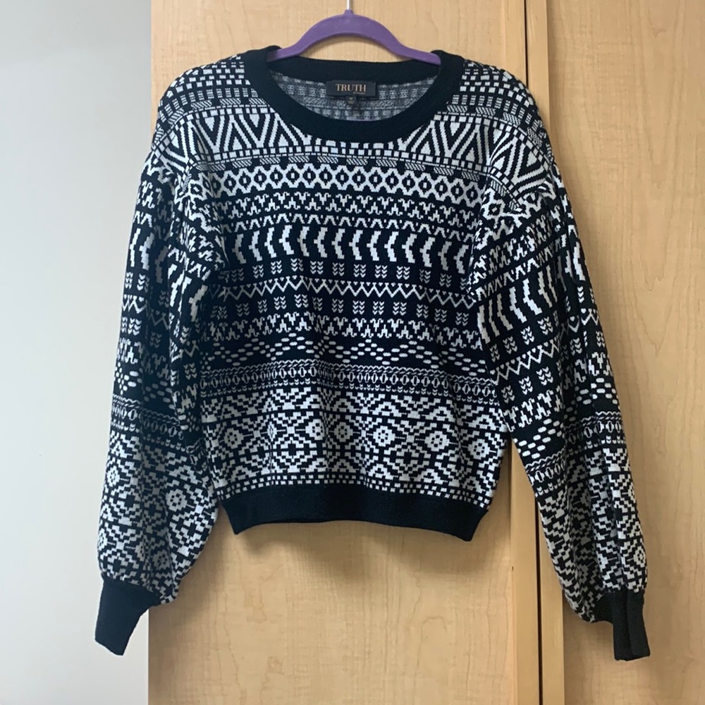 Black and white long sleeve